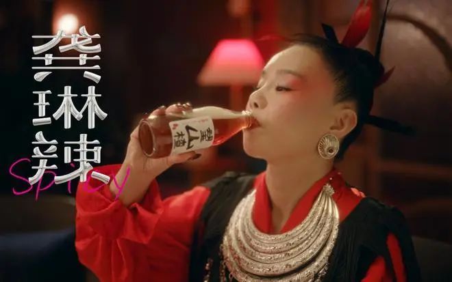 从椰树到望山楂，“男色营销”怎么就火了？