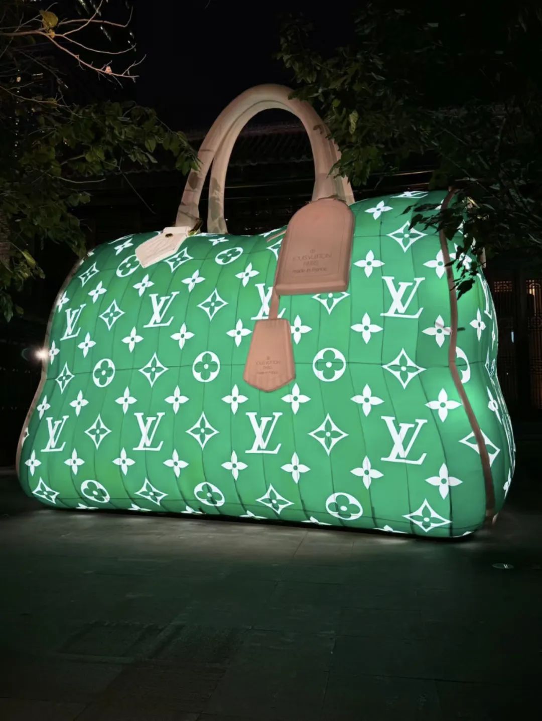 越难,越要投品宣广告 越难,越要投品宣广告